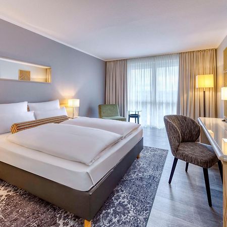 Mercure Duesseldorf Карст Екстериор снимка