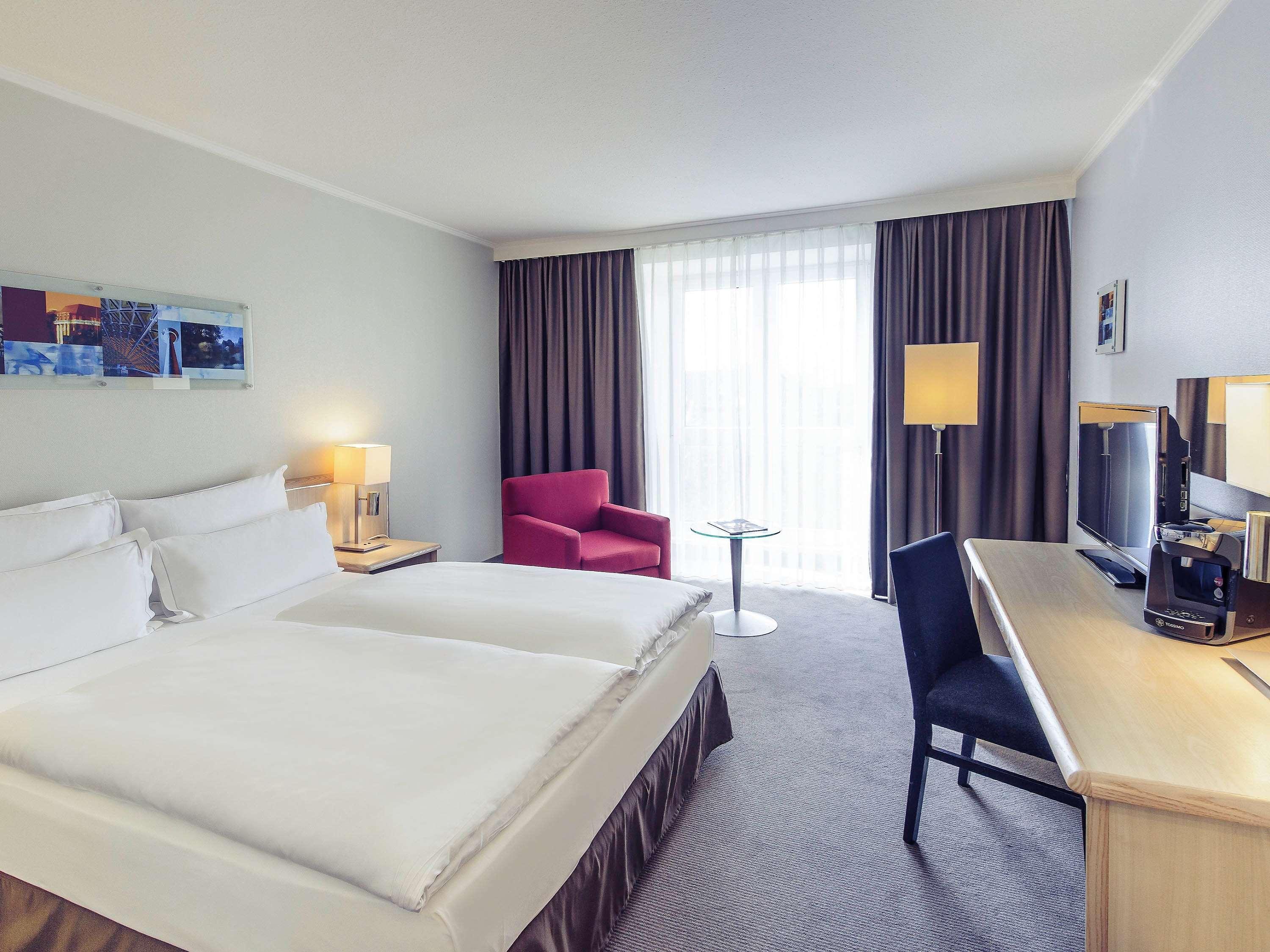 Mercure Duesseldorf Карст Екстериор снимка