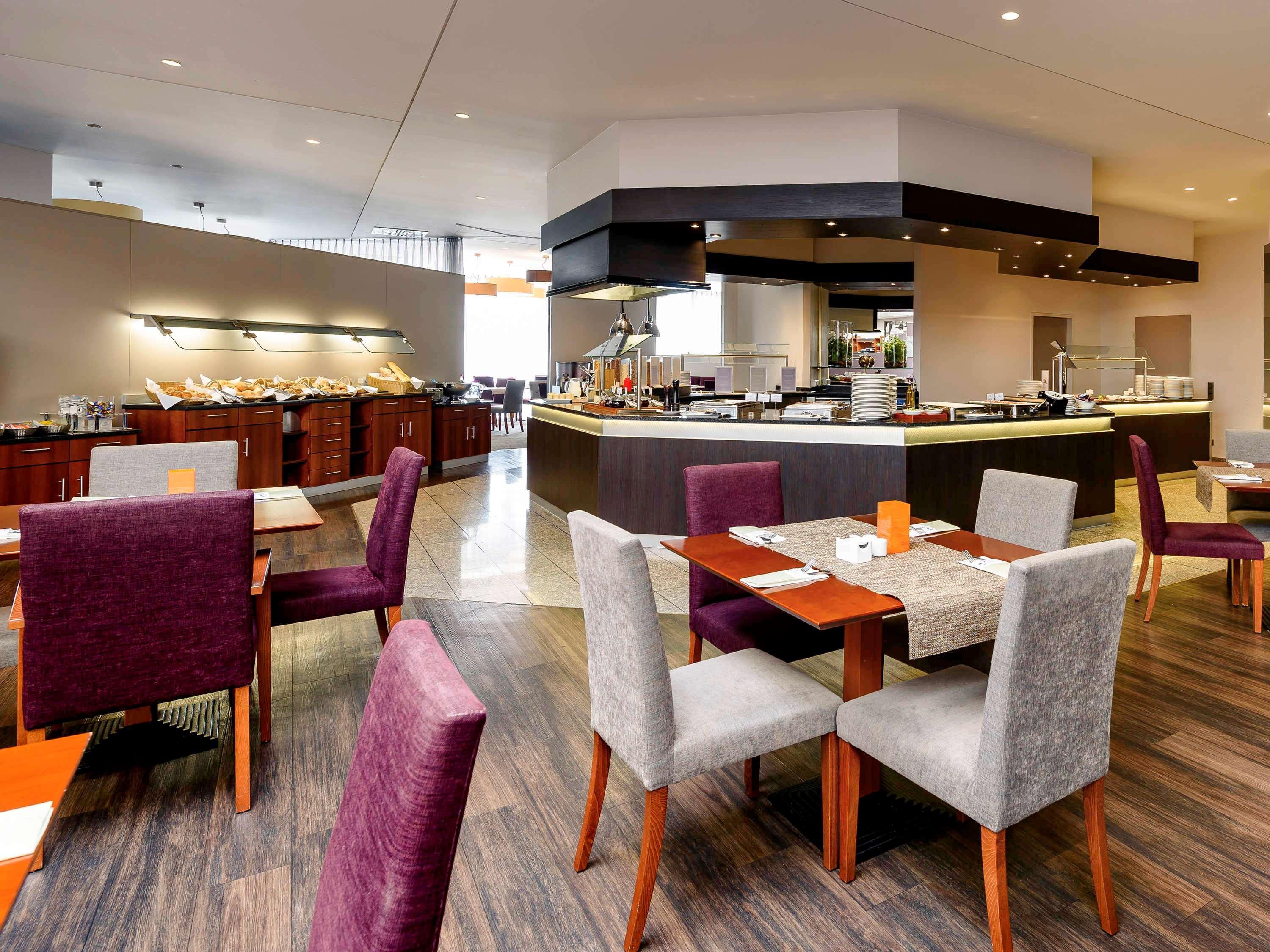Mercure Duesseldorf Карст Екстериор снимка