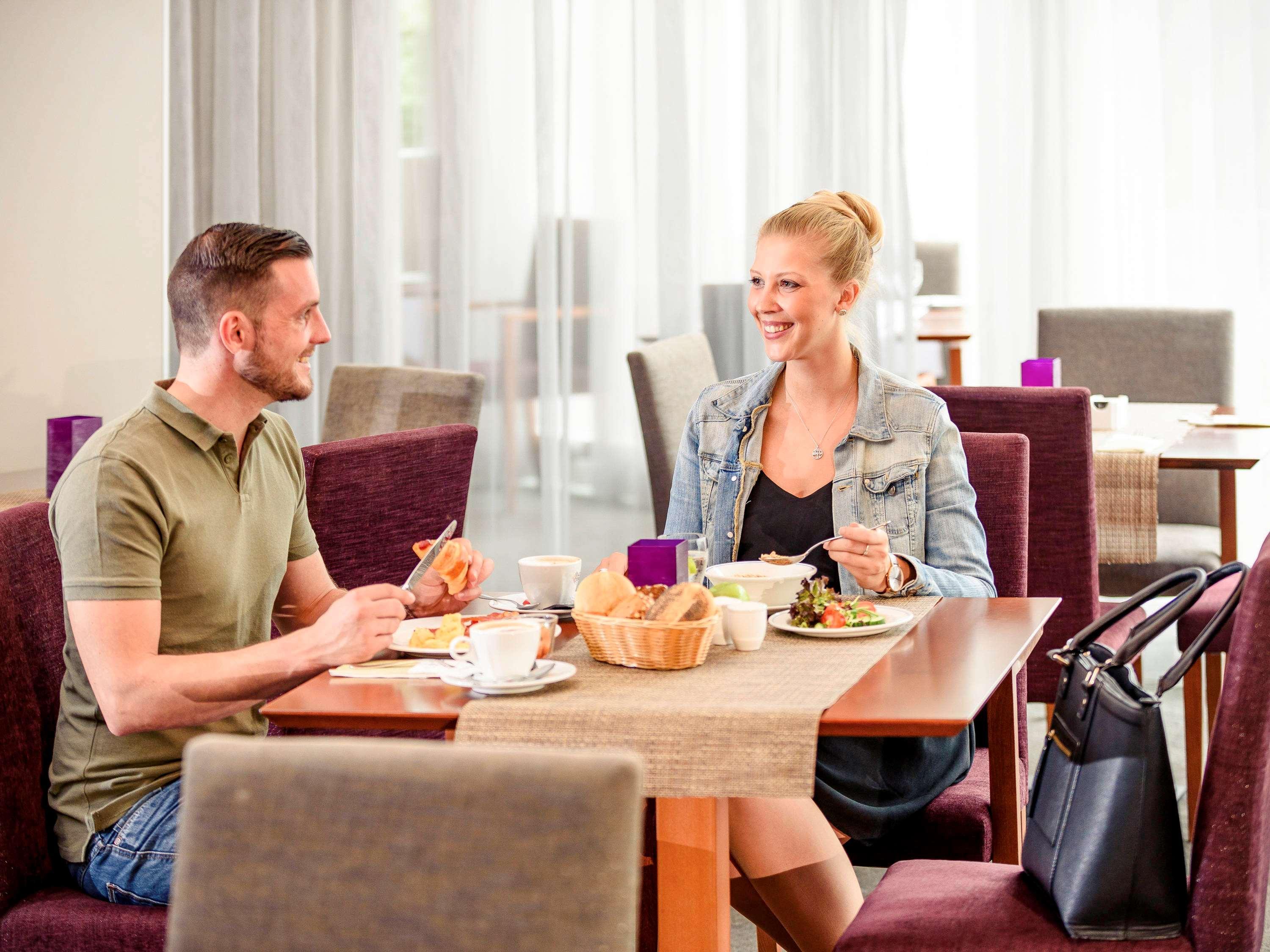 Mercure Duesseldorf Карст Екстериор снимка
