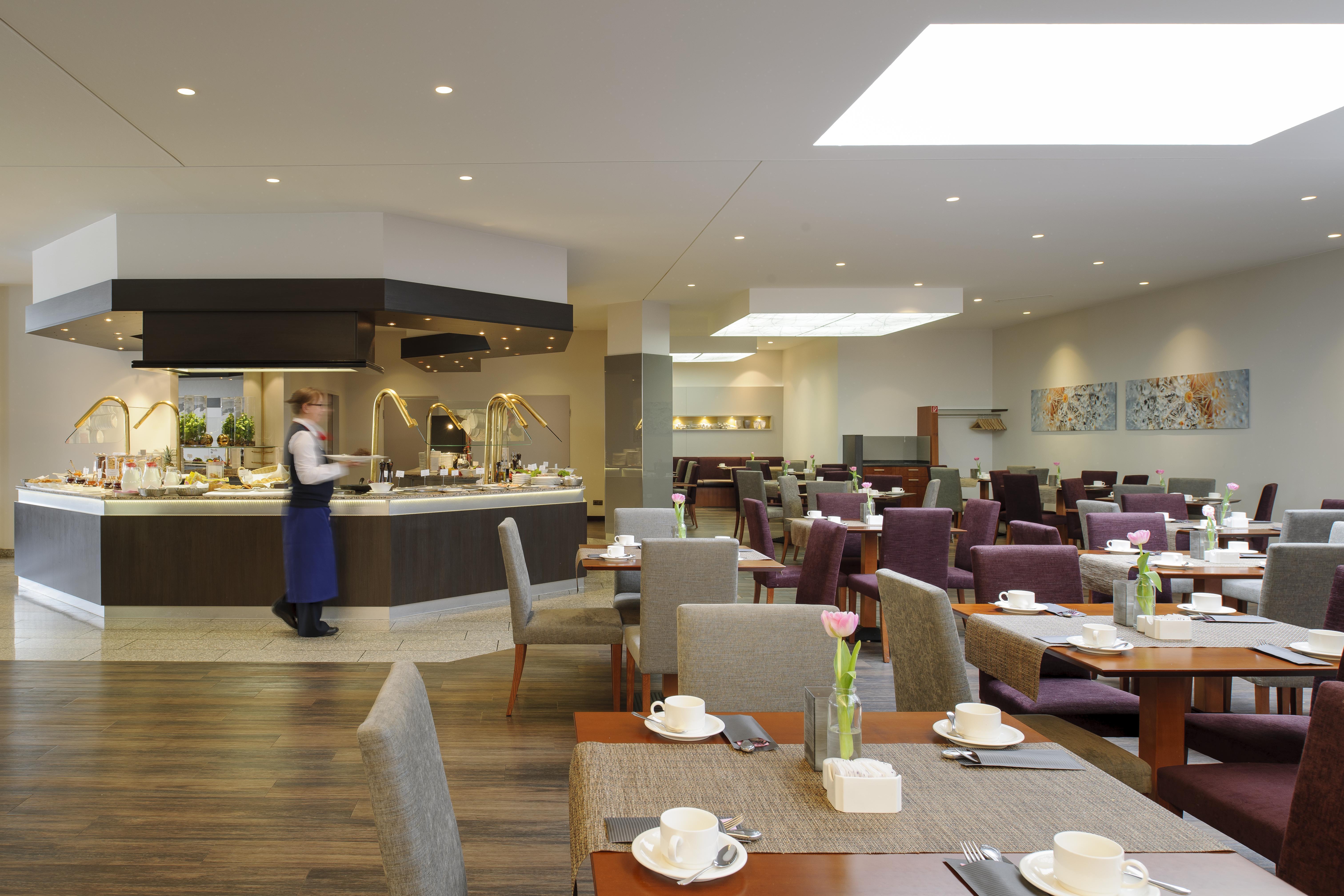 Mercure Duesseldorf Карст Екстериор снимка