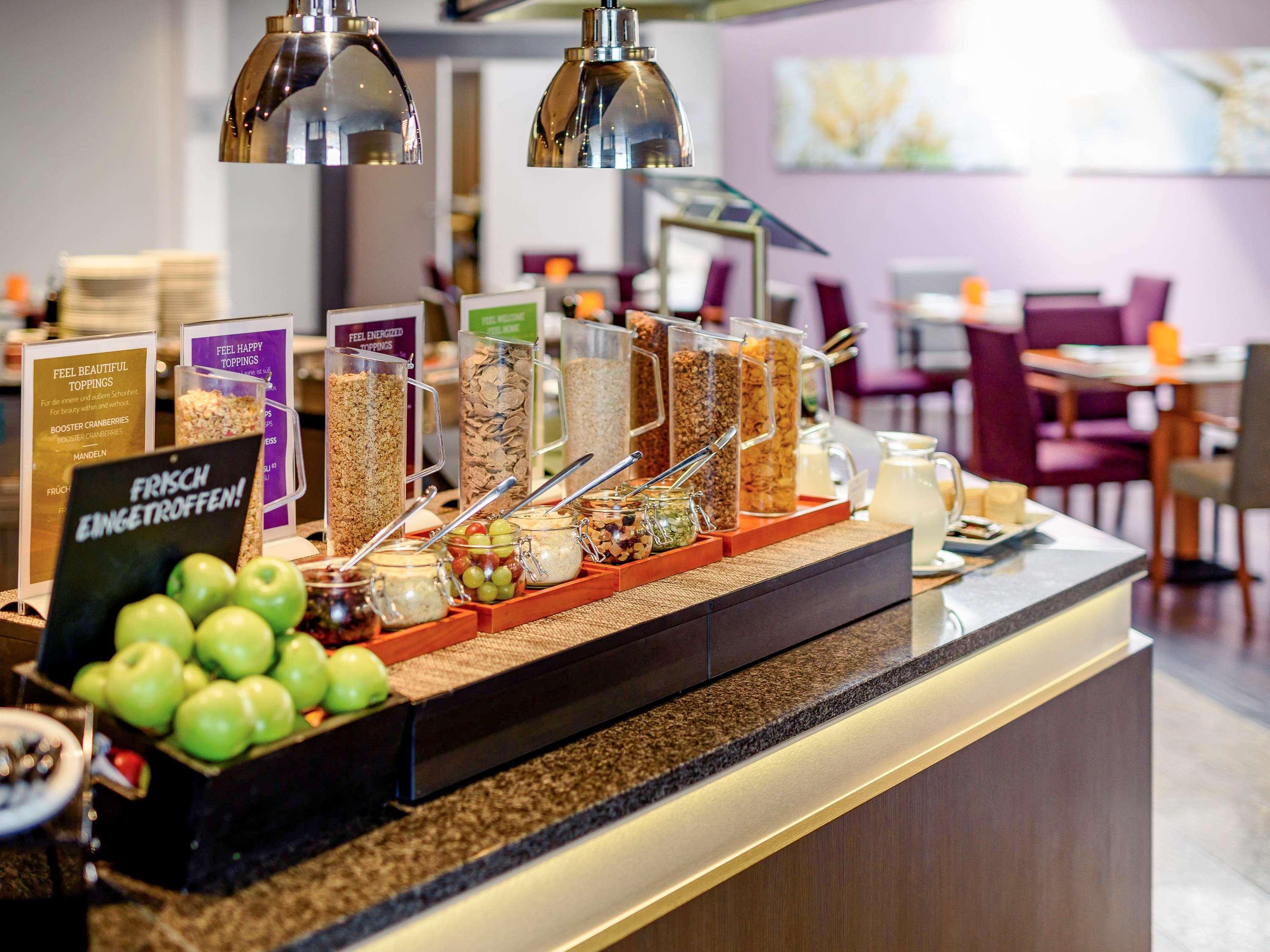 Mercure Duesseldorf Карст Екстериор снимка