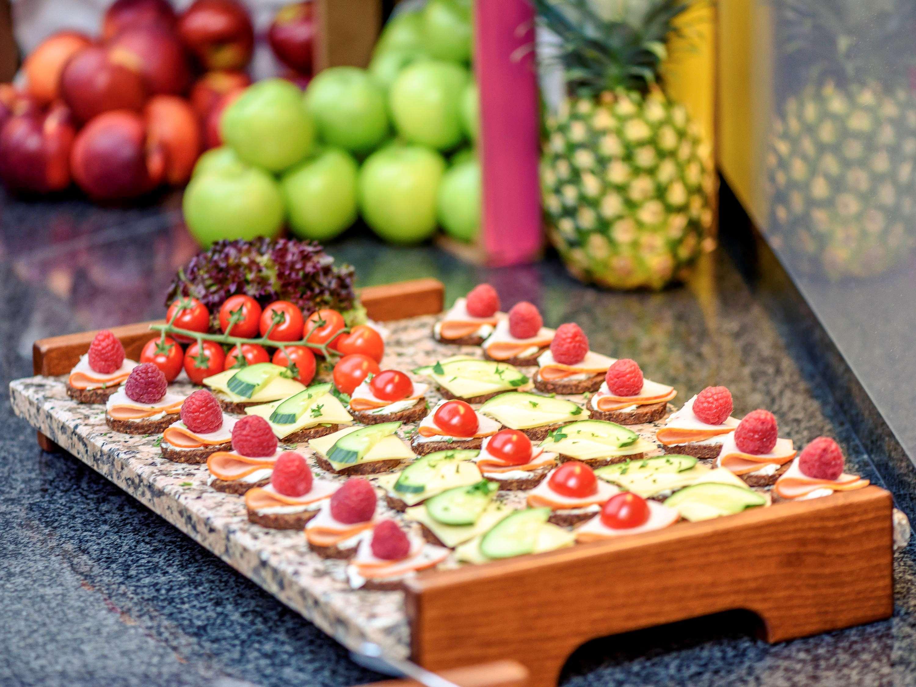 Mercure Duesseldorf Карст Екстериор снимка