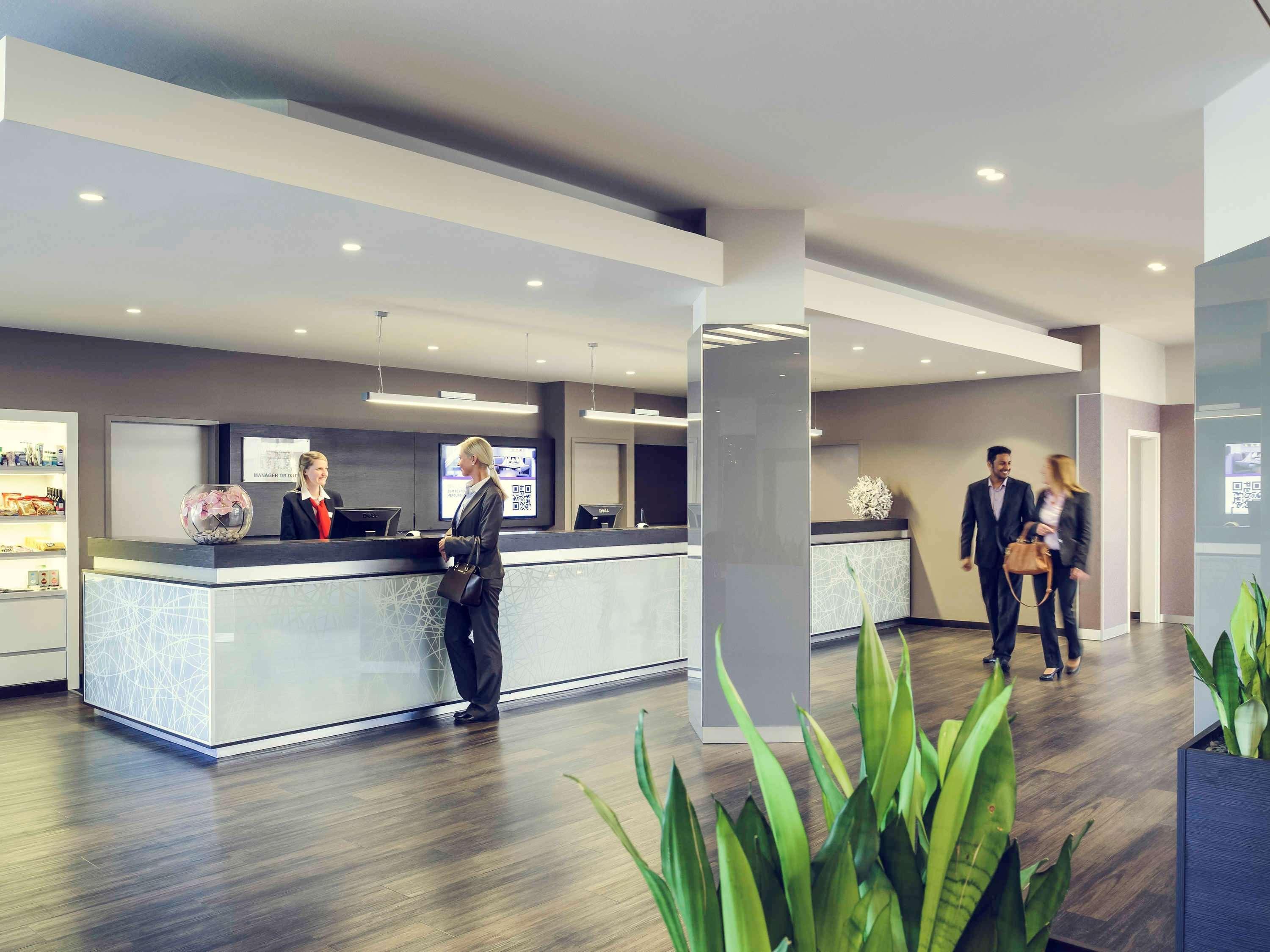 Mercure Duesseldorf Карст Екстериор снимка