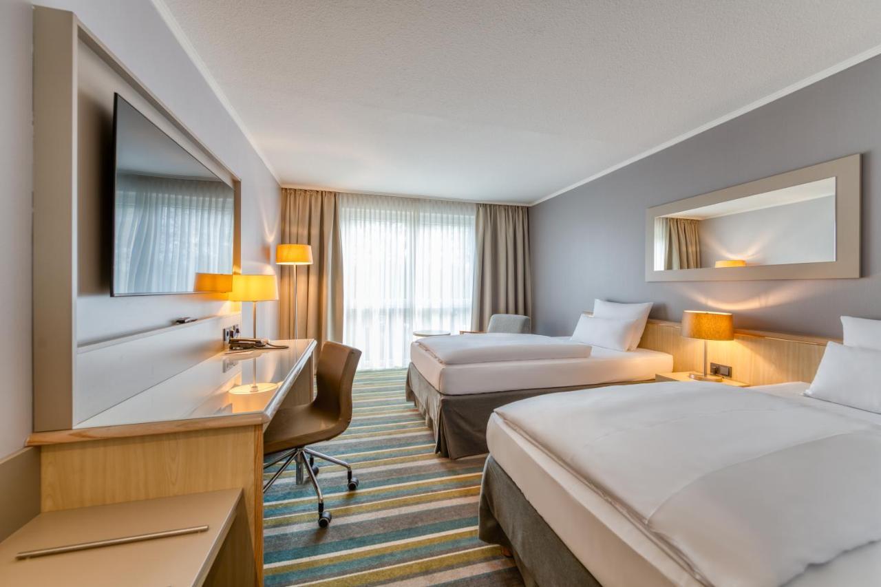 Mercure Duesseldorf Карст Екстериор снимка