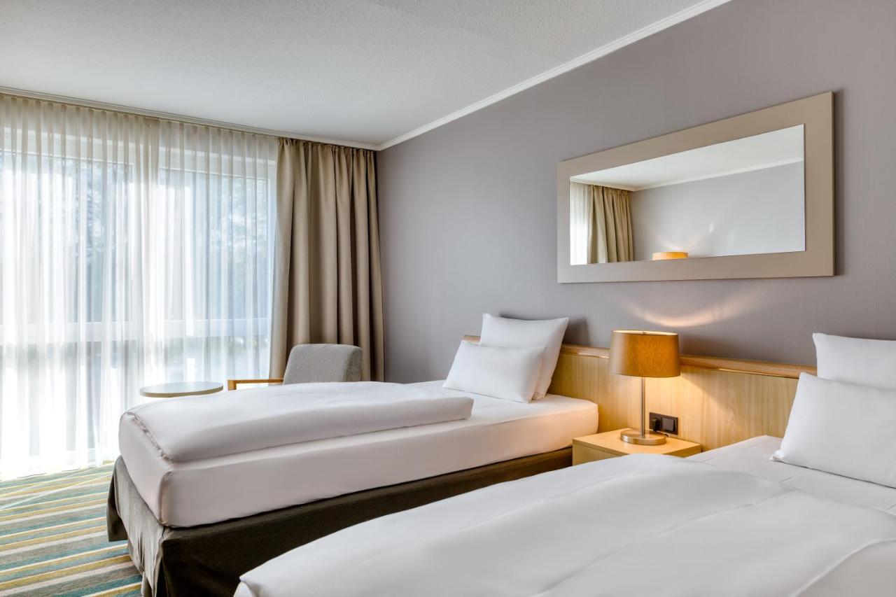 Mercure Duesseldorf Карст Екстериор снимка