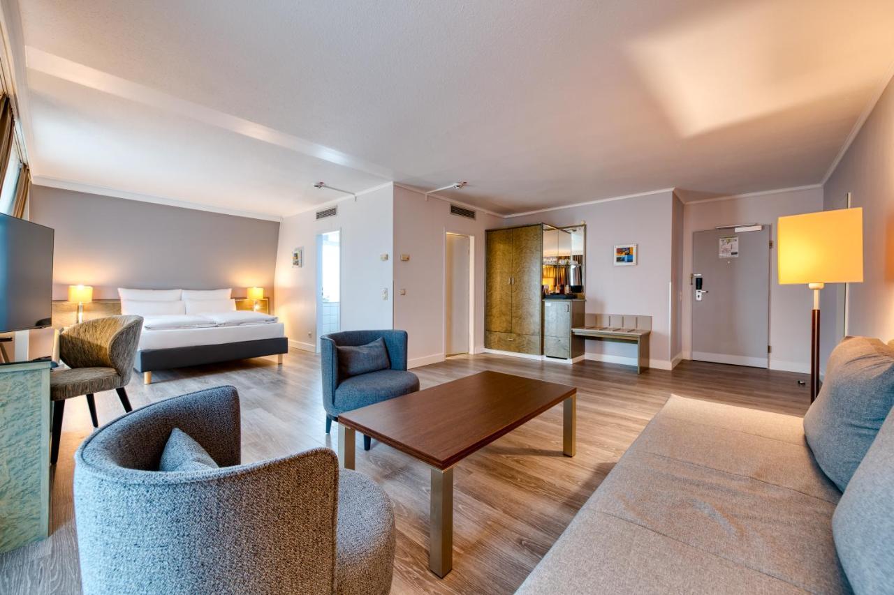 Mercure Duesseldorf Карст Екстериор снимка