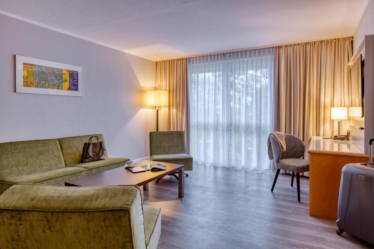 Mercure Duesseldorf Карст Екстериор снимка