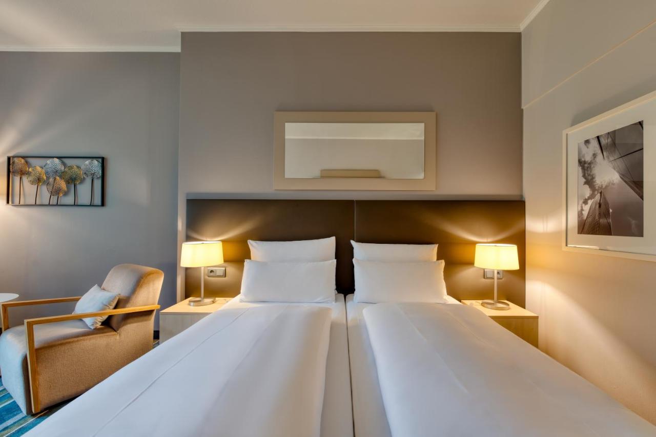 Mercure Duesseldorf Карст Екстериор снимка