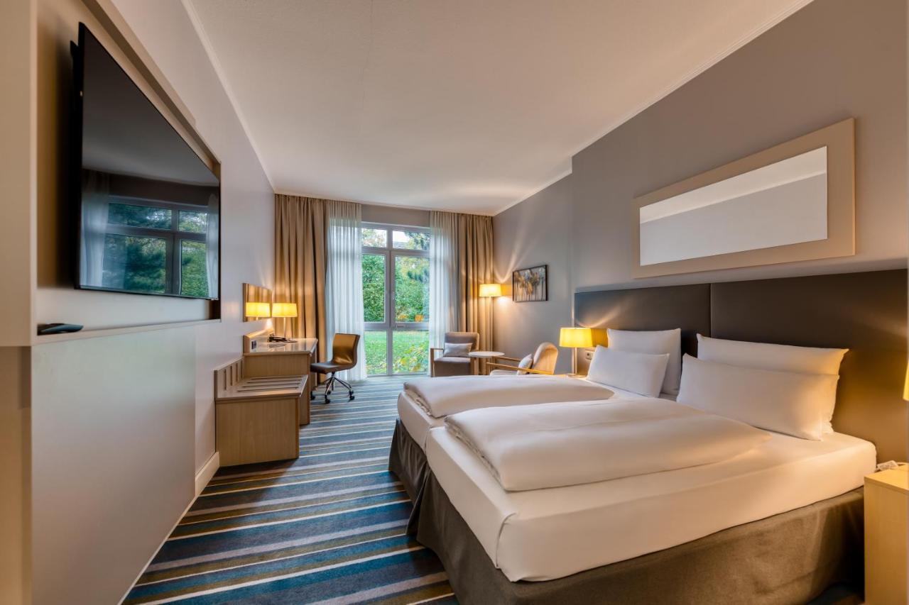 Mercure Duesseldorf Карст Екстериор снимка