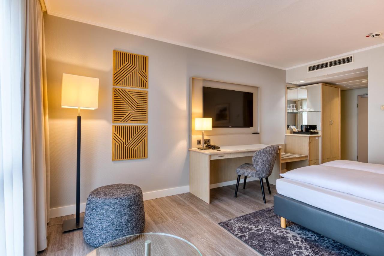 Mercure Duesseldorf Карст Екстериор снимка