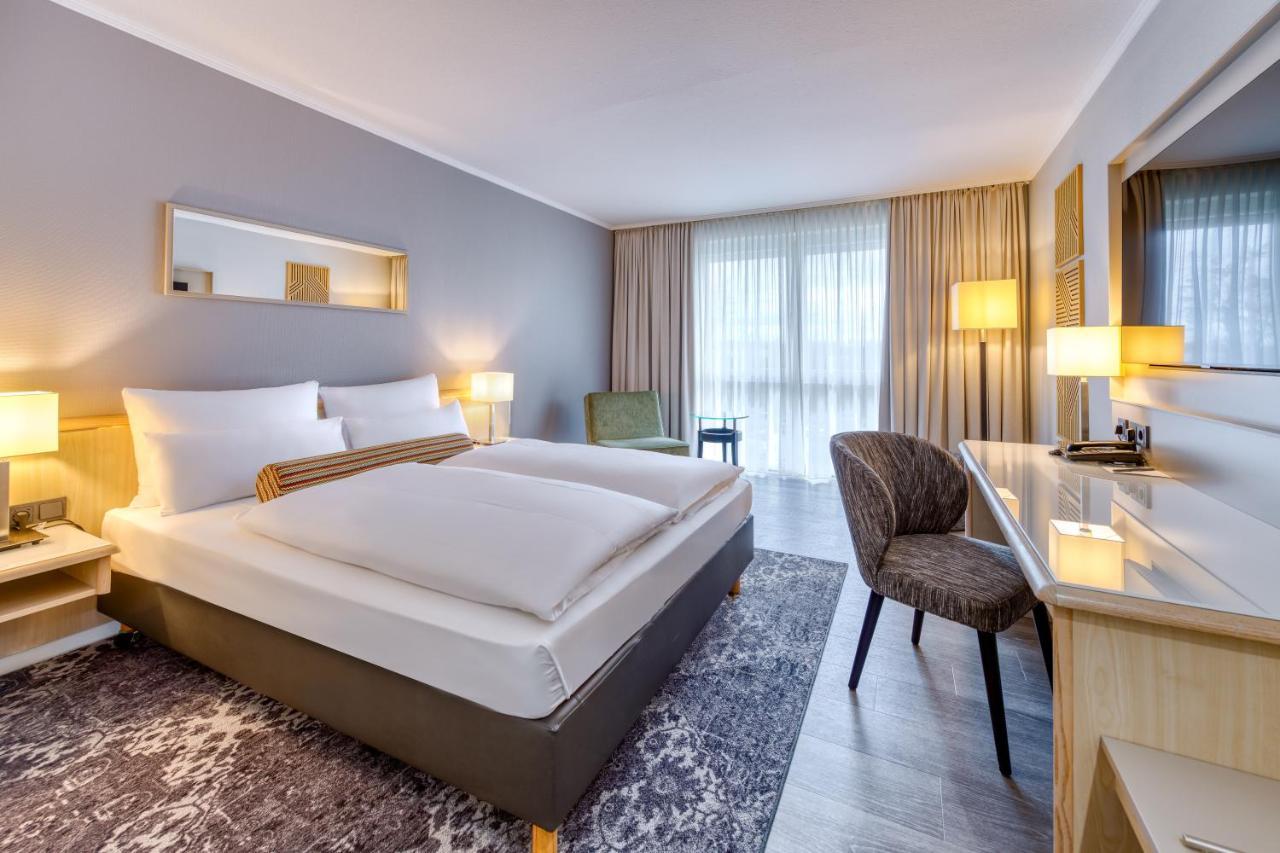 Mercure Duesseldorf Карст Екстериор снимка