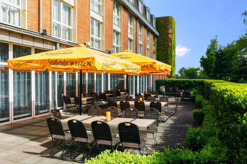 Mercure Duesseldorf Карст Екстериор снимка